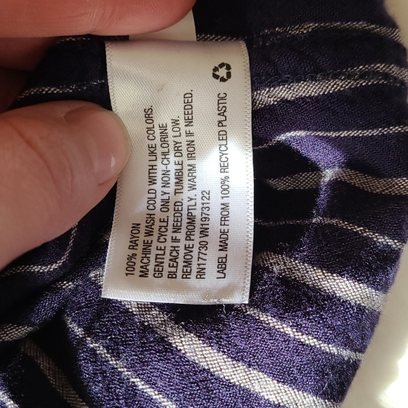 Universal Thread blouse, navy blue and white size XSmall - Picture 5 of 5